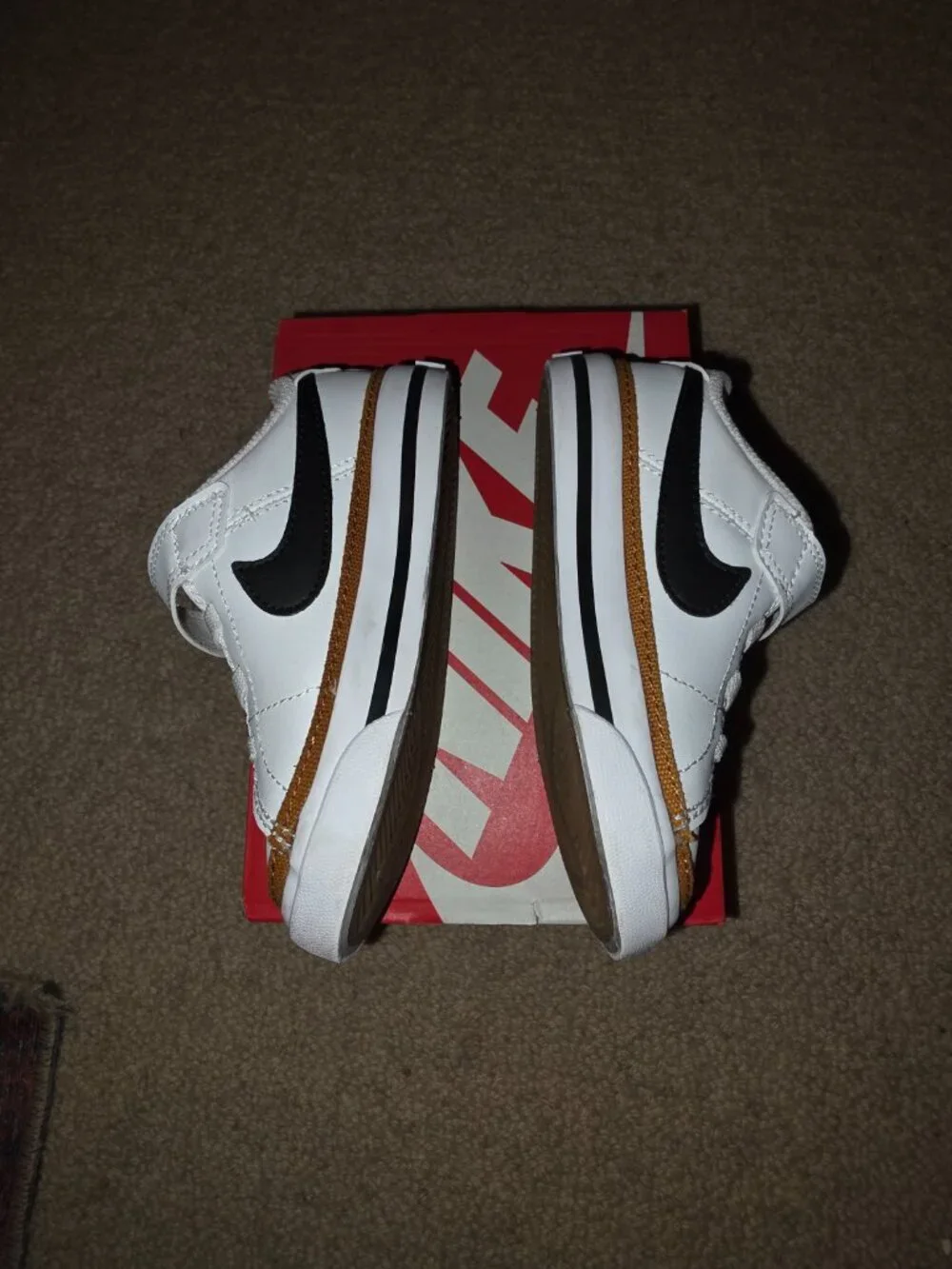 Nike Court Legacy size 8c